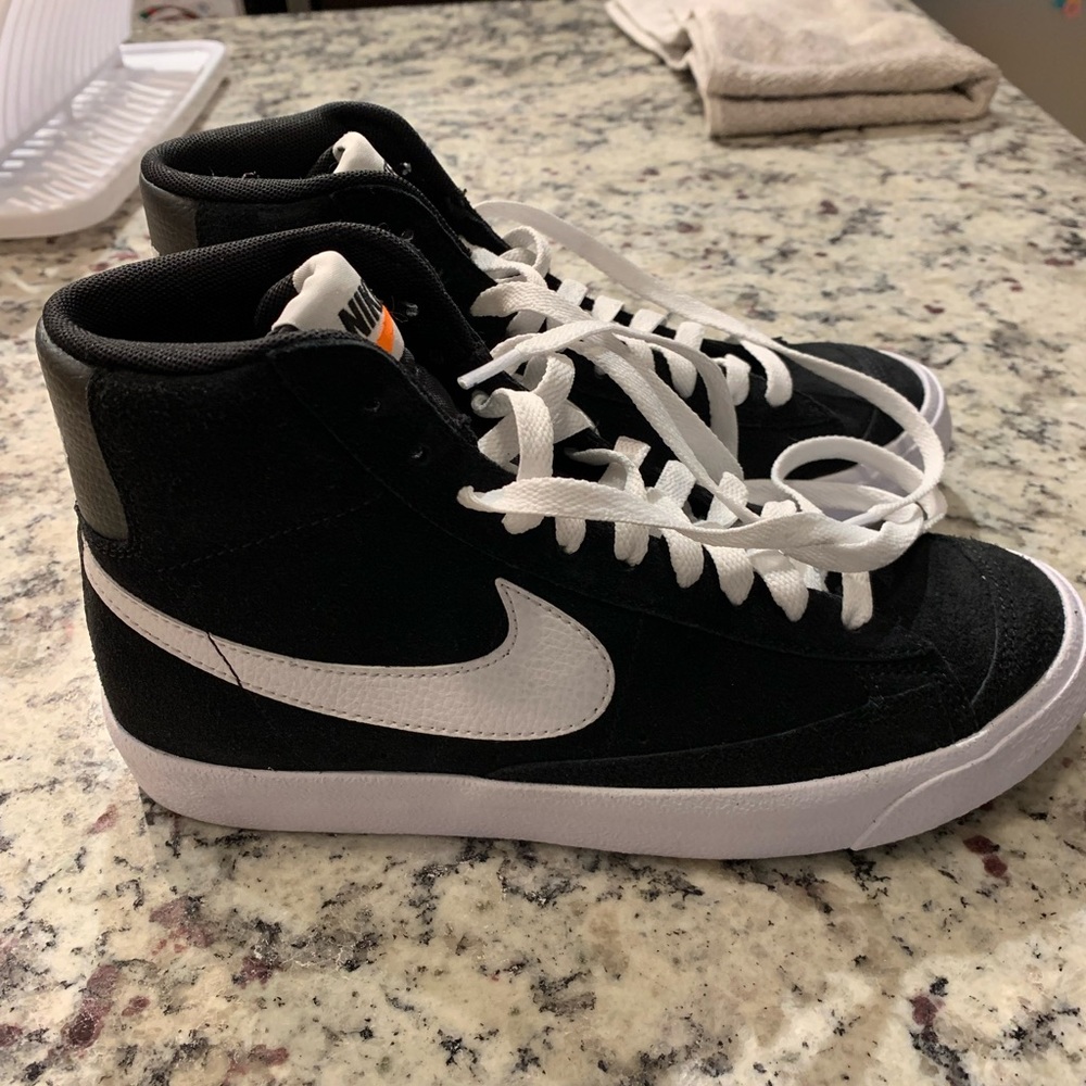 Nike Black and White Women's Sneakers